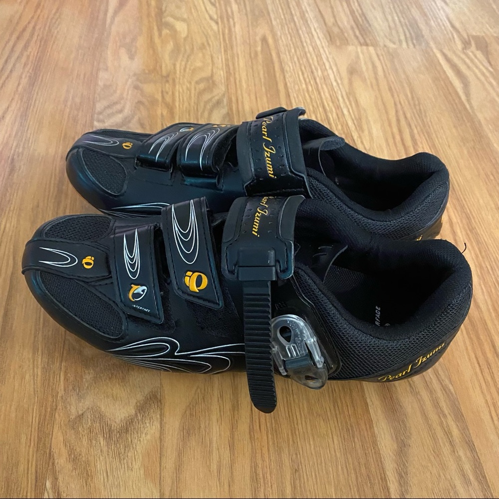 Pearl Izumi black spin shoes size 41